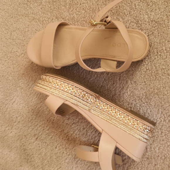 Sandle - Picture 4 of 5